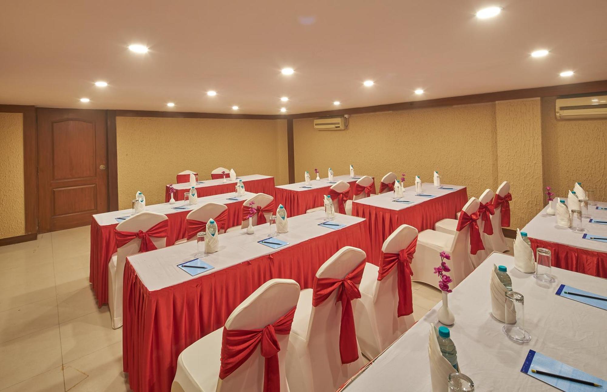 Tulip Inn Koramangala Бангалор Экстерьер фото